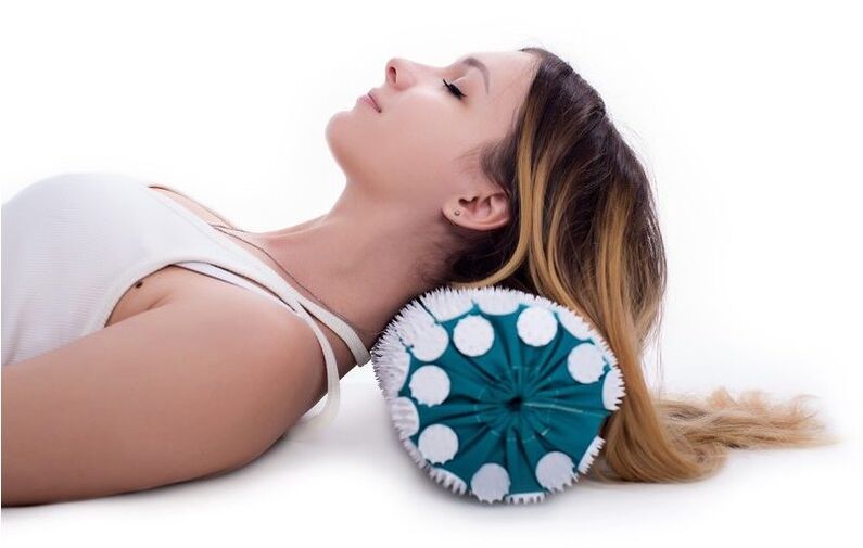 Cervical osteochondrosis applicator