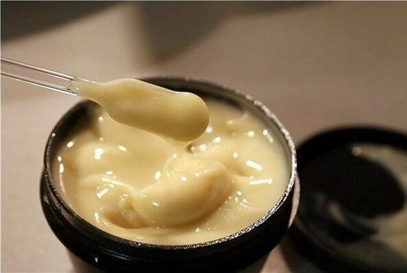 Ointment for treating shoulder joint disease